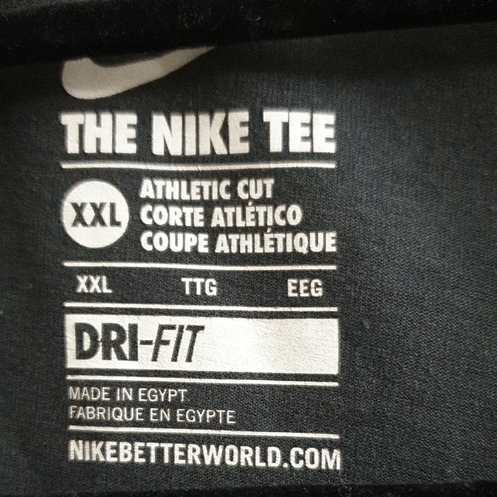 Nike Men's Black Short-Sleeve Graphic Tee with Red Chest Detail - Picture 2 of 4